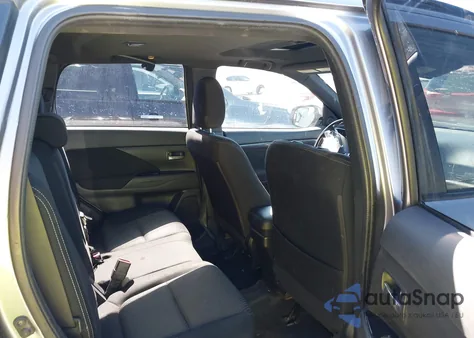 2018 Mitsubishi Outlander Le z USA, uszkodzony, nr VIN JA4AD3A3XJZ031539